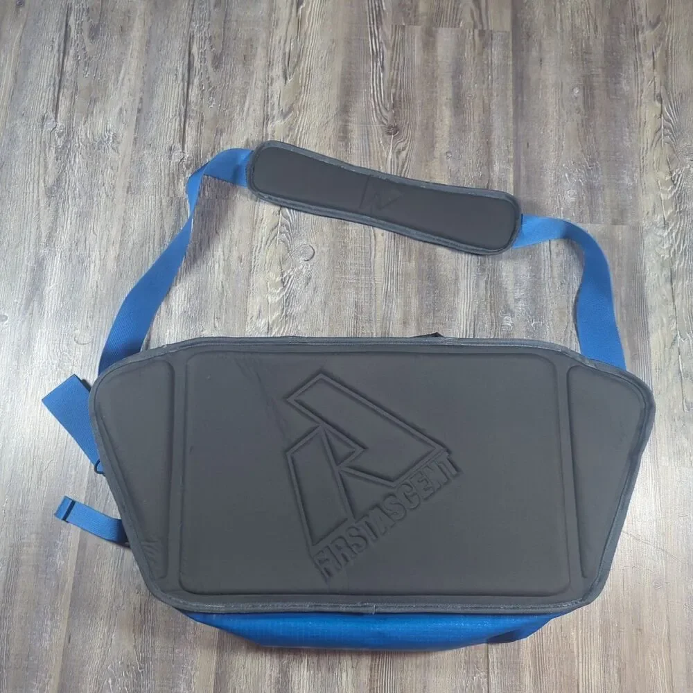 First Ascent Messenger Laptop Bag by Eddie Bauer Expedition Outfitter Blue